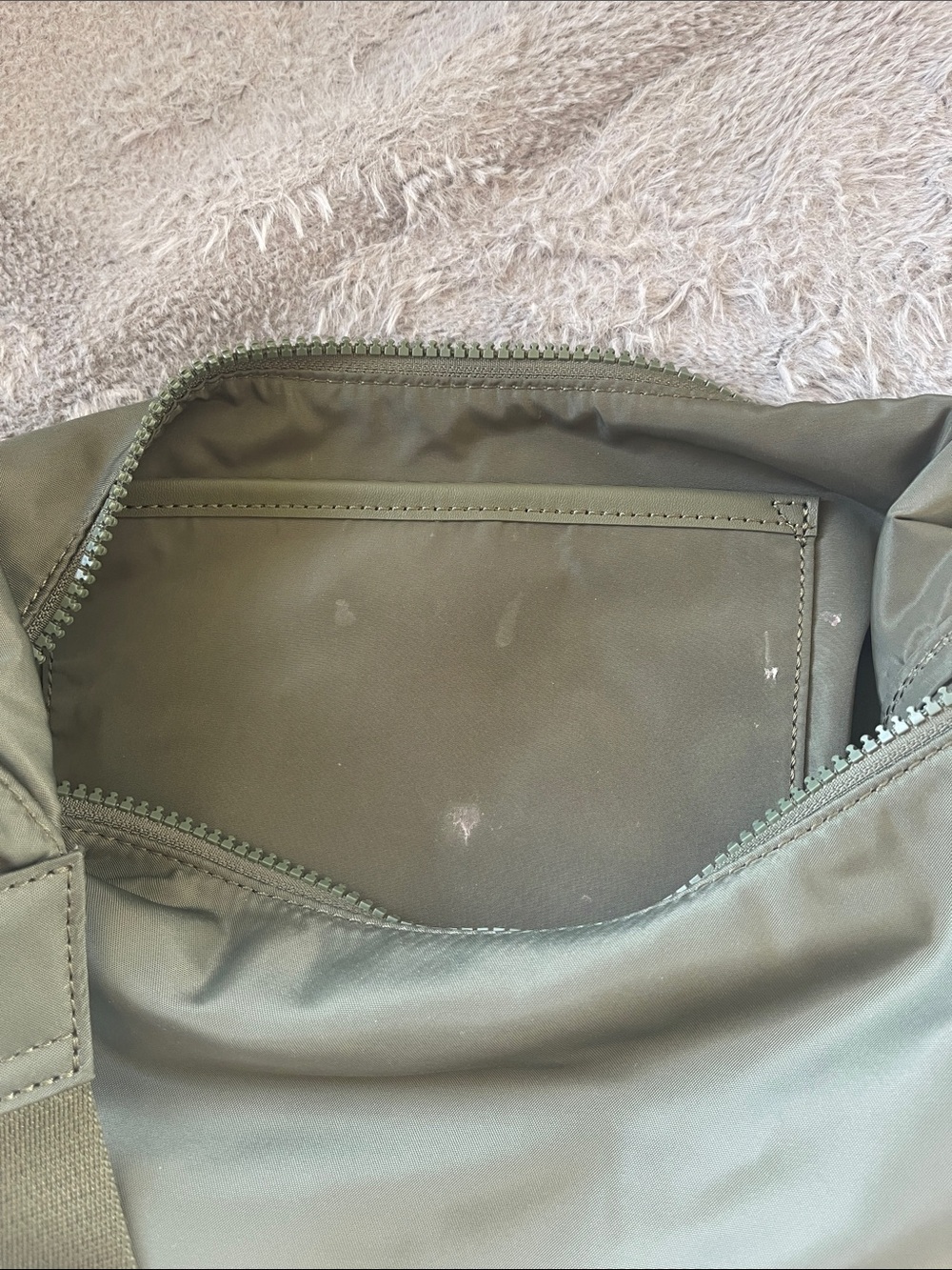 Quince Olive Green Shoulder Bag - Picture 7 of 8